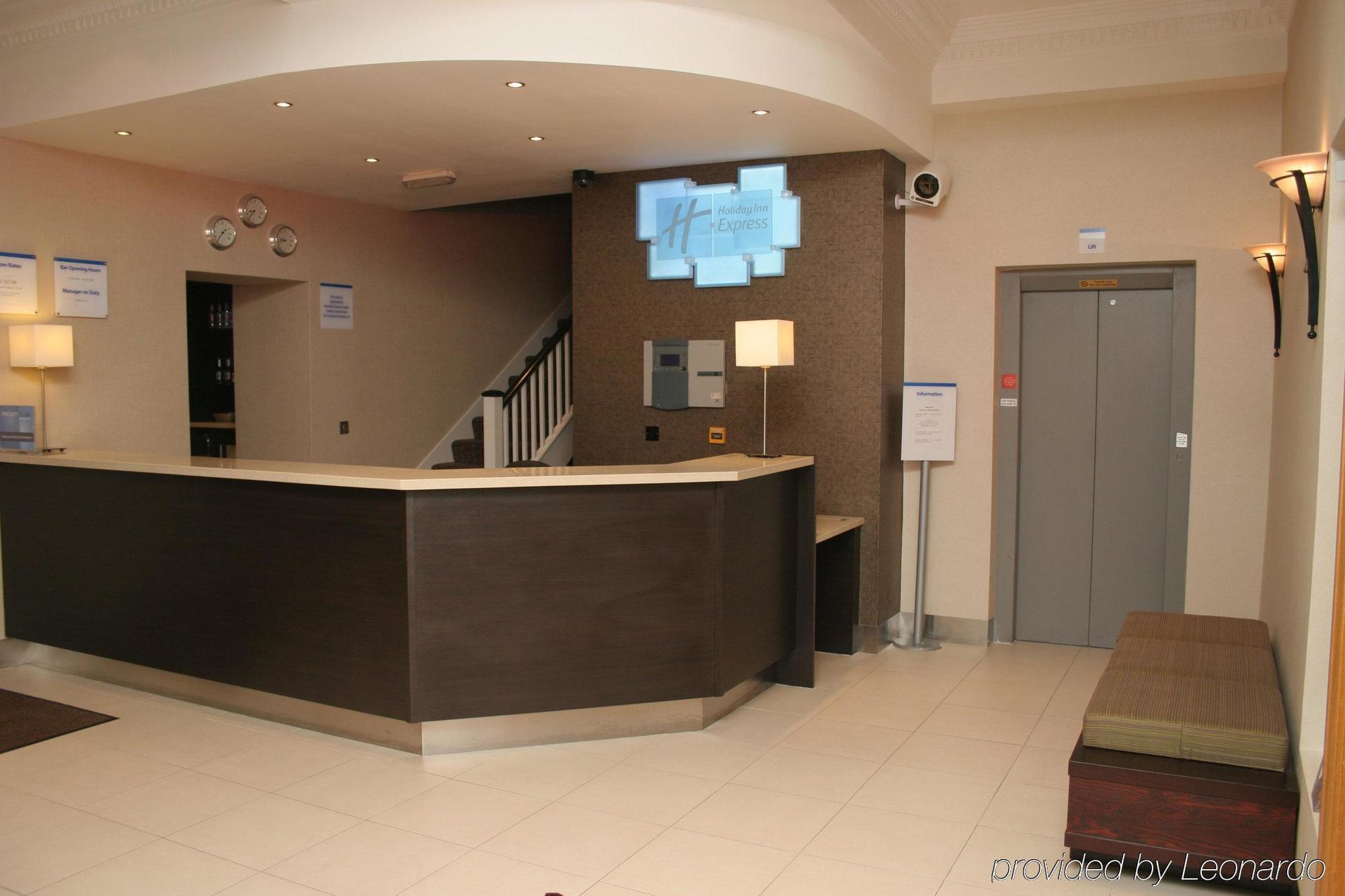 Holiday Inn Express London Victoria By Ihg Exterior foto