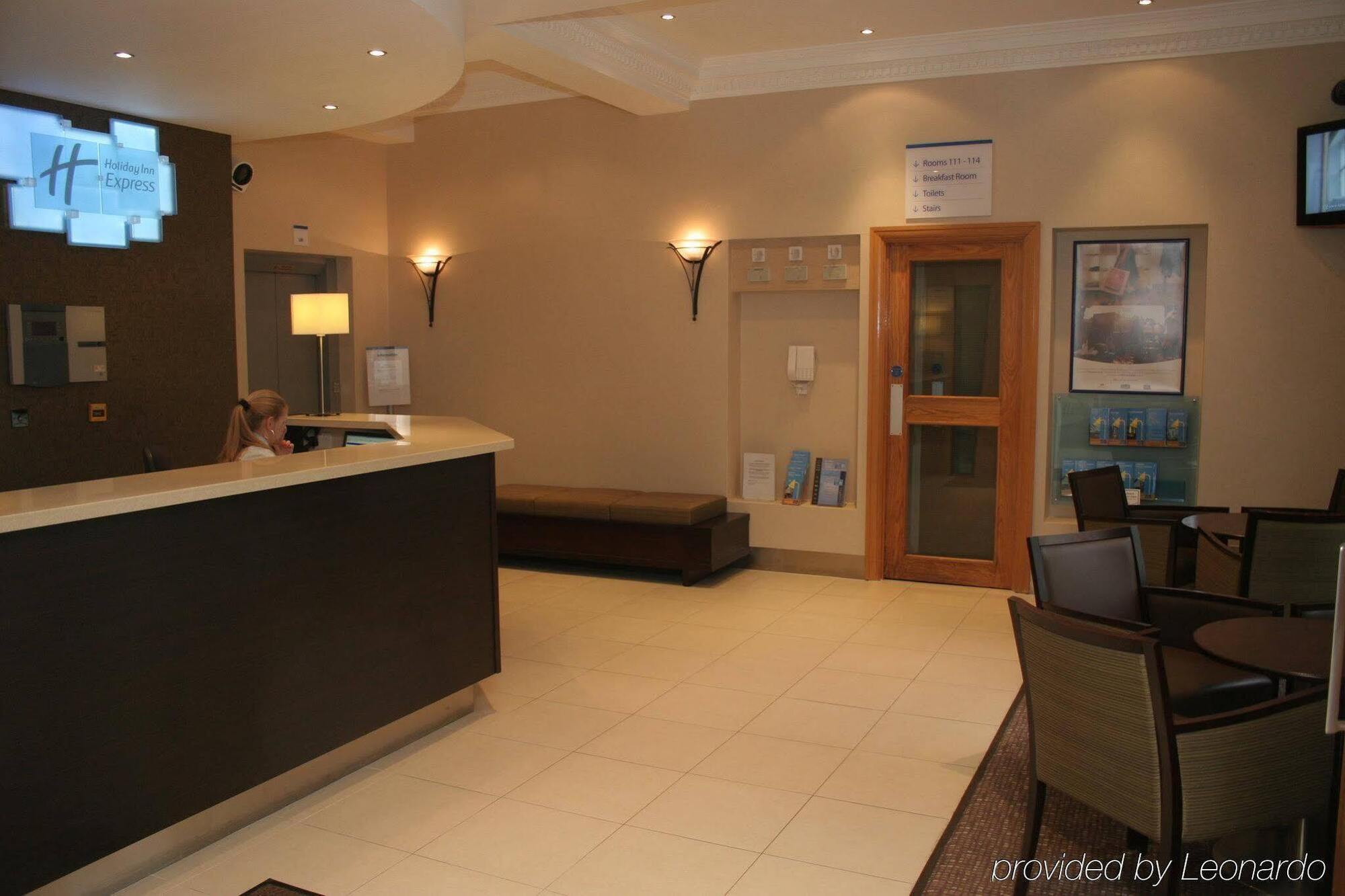 Holiday Inn Express London Victoria By Ihg Exterior foto